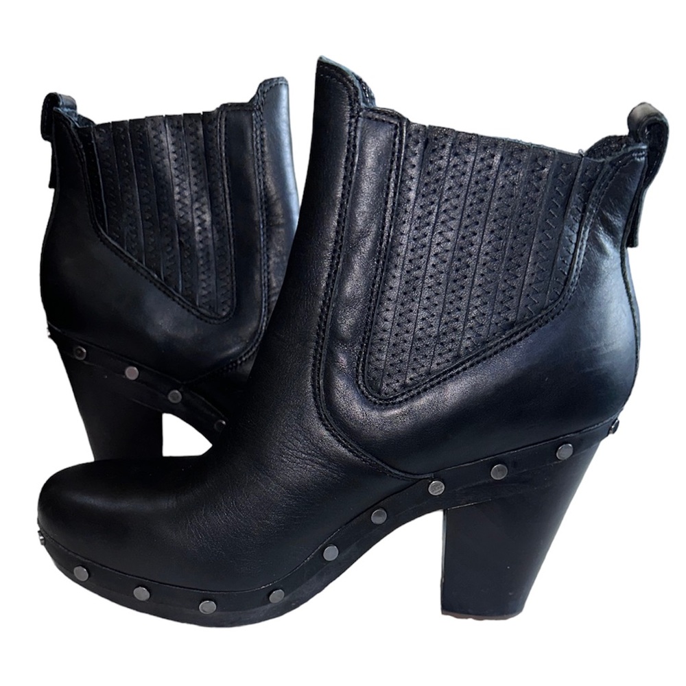 UGG Carberry Women's 9 Black Studded Ankle Boots Bootie Heeled Moto 1005755